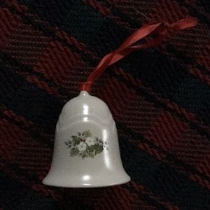 Pfaltzgraff floral holiday bell